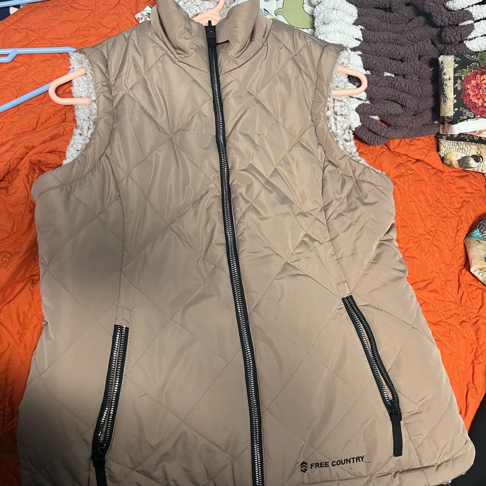Free Country Women's Beige Quilted Vest